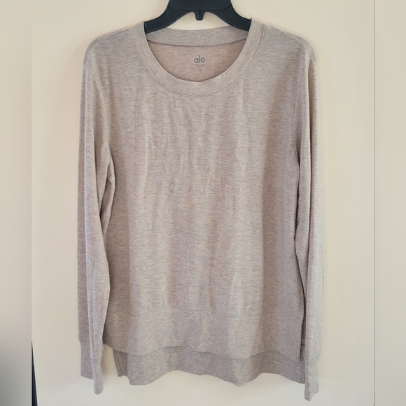 Alo Glimpse Long Sleeve Crewneck Top - Picture 2 of 5